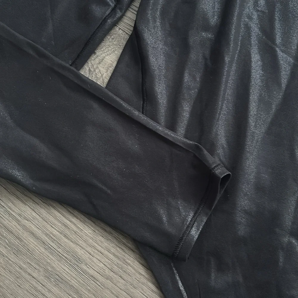 Lululemon | Wundermost Ultra-Soft Nulu Square-Neck Long-Sleeve Bodysuit Black - Picture 6 of 13